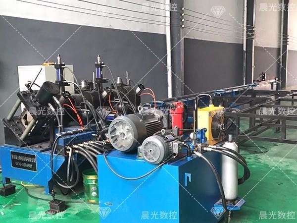 如何避免角鋼沖孔機(jī)錯(cuò)誤操作？